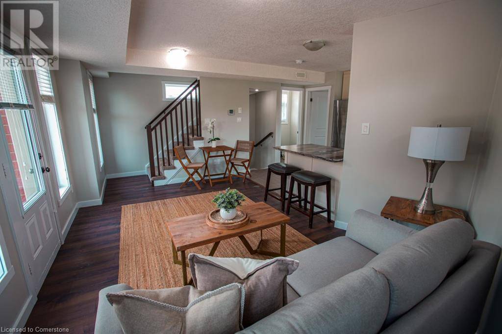 Kitchener, ON N2H0A8,489 EAST AVE #B
