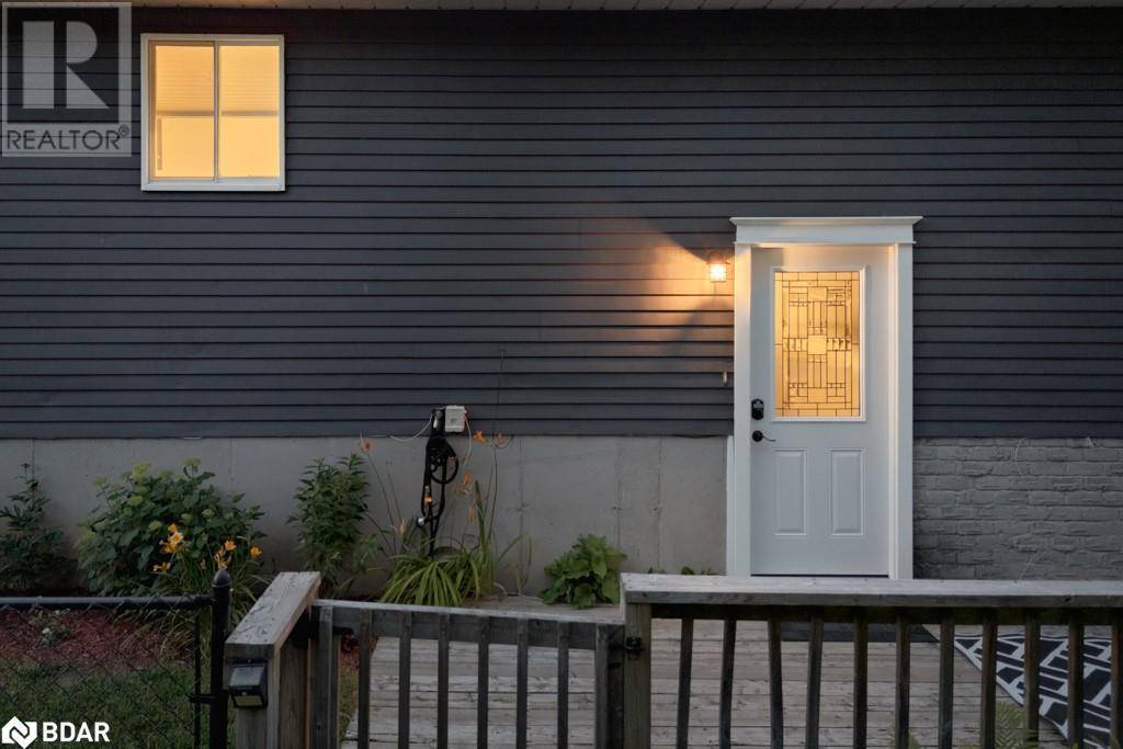 Collingwood, ON L9Y4R2,572 SPRUCE Street