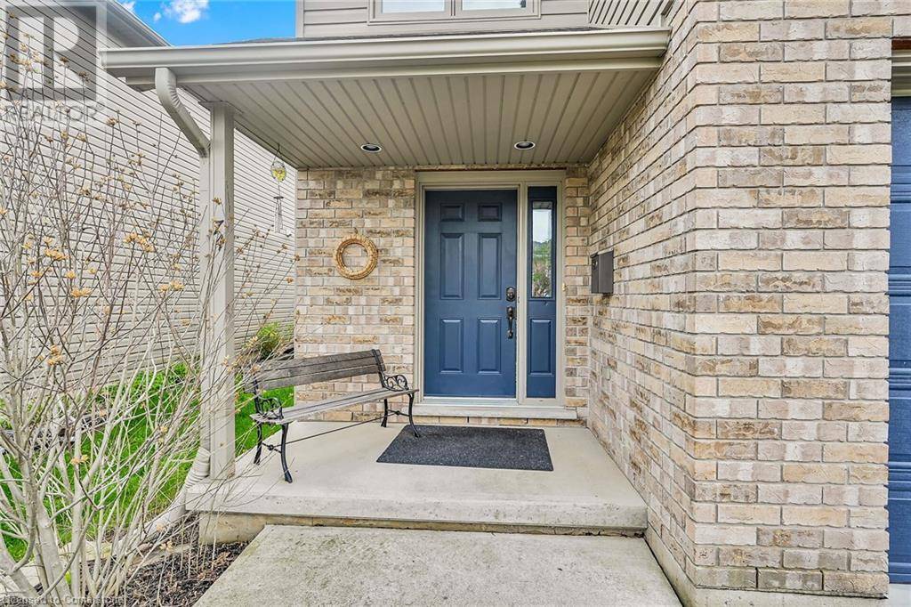 Brantford, ON N3T1J1,74 RICHARDSON Street