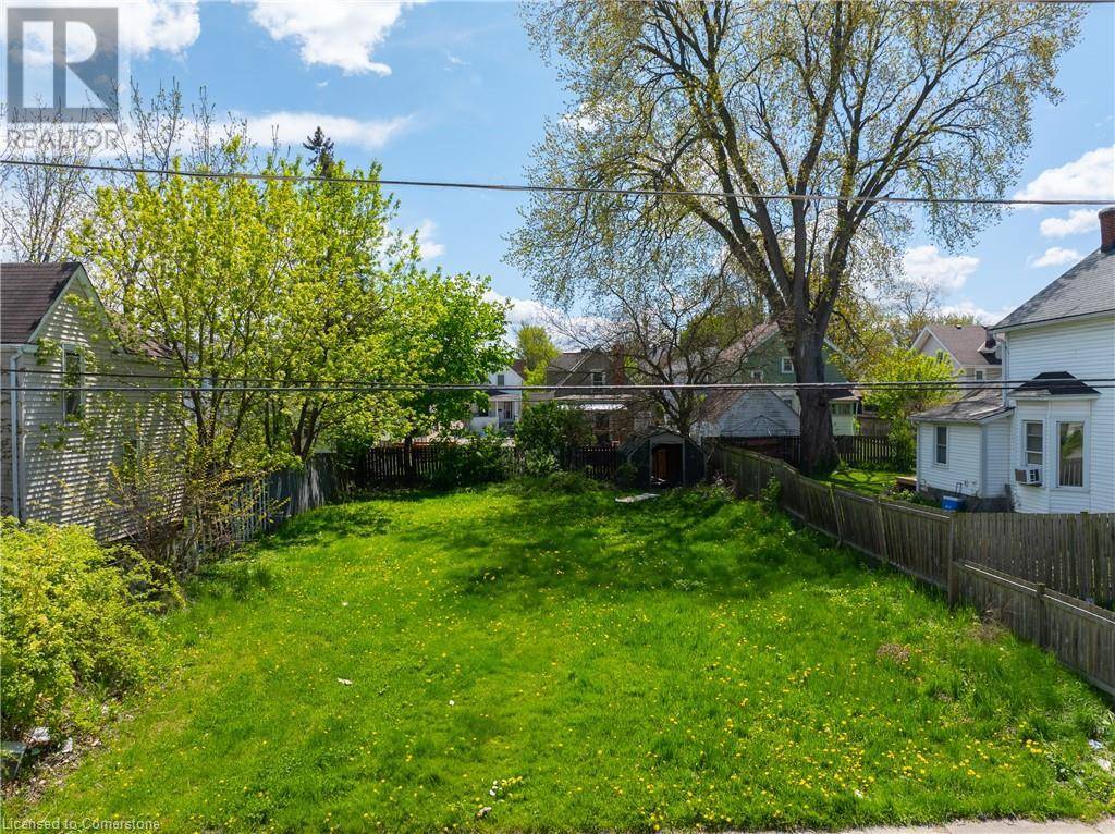 Niagara Falls, ON L2E1J6,4696 JEPSON Street