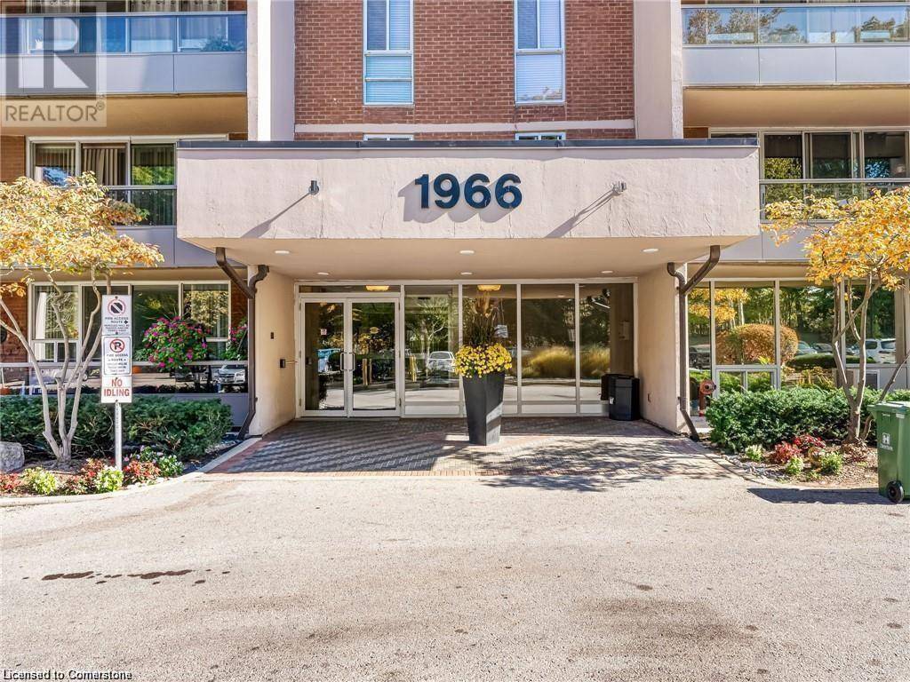 Hamilton, ON L8S1J6,1966 MAIN ST West #1106