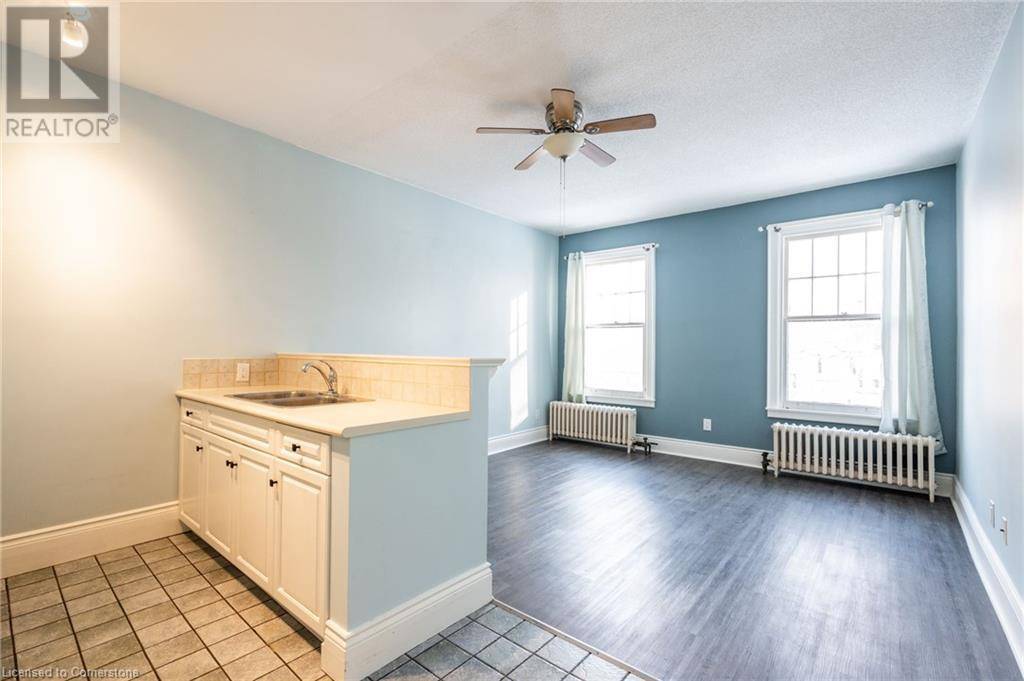 Hamilton, ON L8P1E4,133 GEORGE ST #4