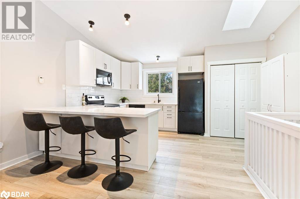 Collingwood, ON L9Y5B4,12 DAWSON DR #403
