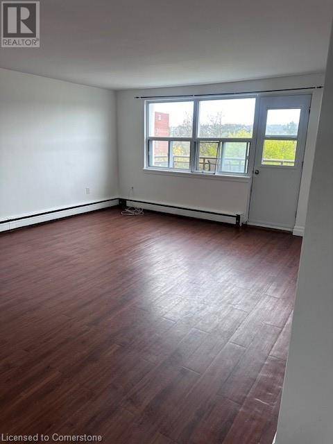 Dundas, ON L9H4N9,2 GRANT BLVD #17