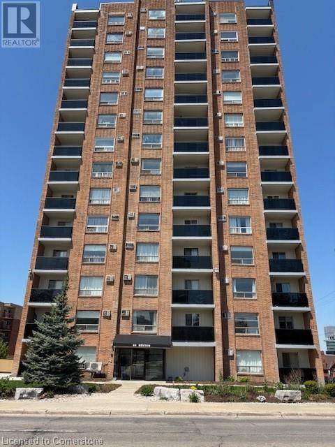 Kitchener, ON N2G4L9,64 BENTON ST #1302