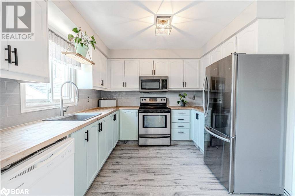 Barrie, ON L4M5W7,256 HICKLING Trail