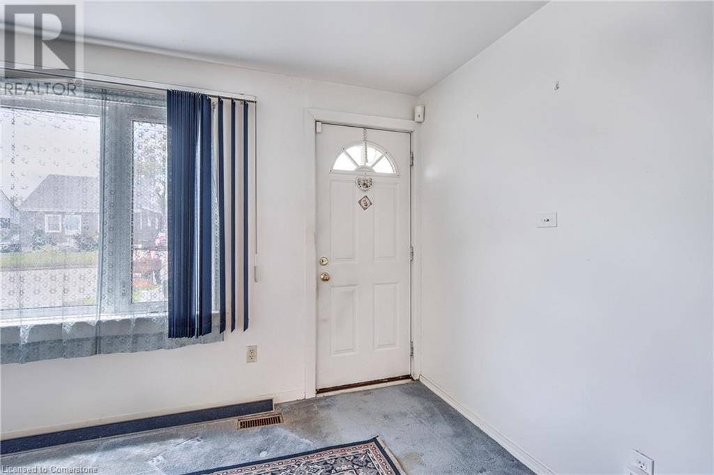 Fort Erie, ON L2A3W6,51 DOUGLAS Street