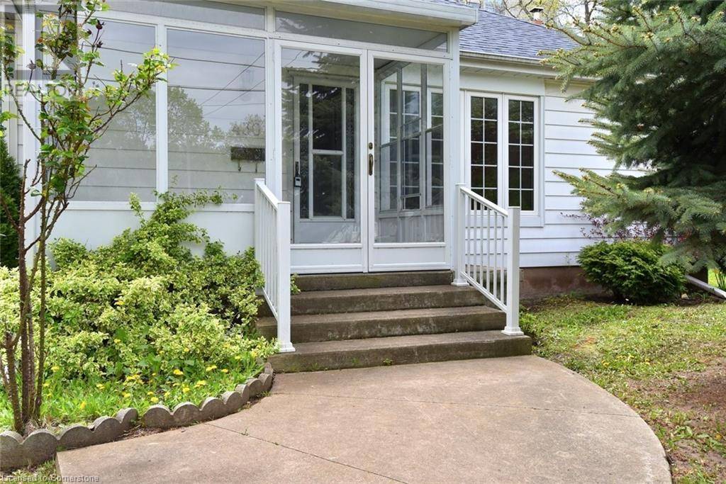 Oakville, ON L6K3M1,430 QUEEN MARY Drive