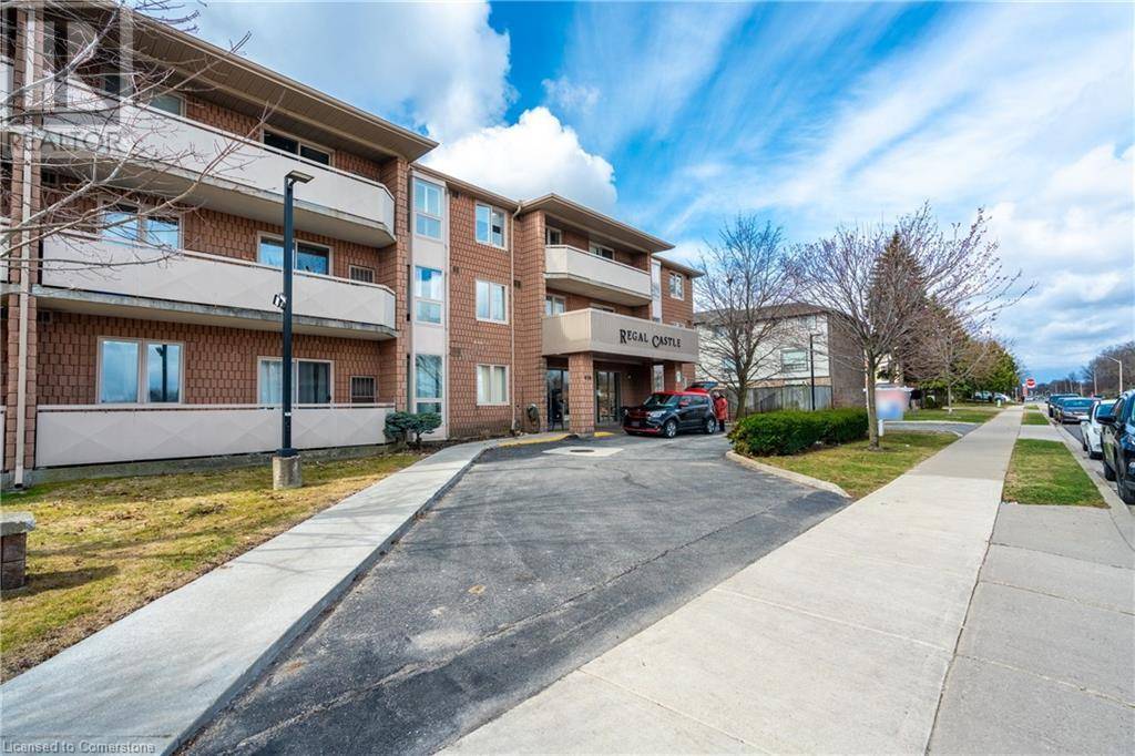 Hamilton, ON L9A2S7,416 LIMERIDGE RD East #109