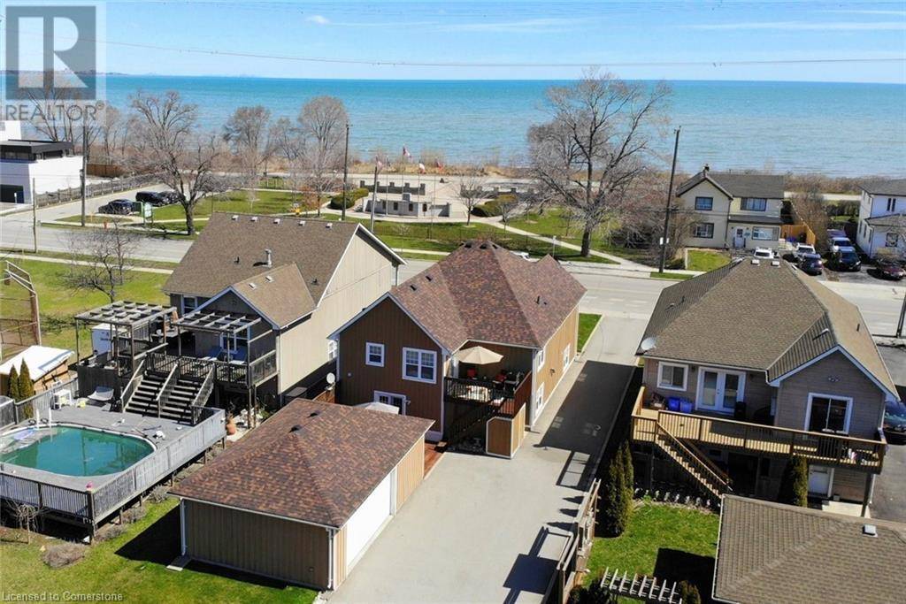Hamilton, ON L8H6Z4,1060 BEACH Boulevard