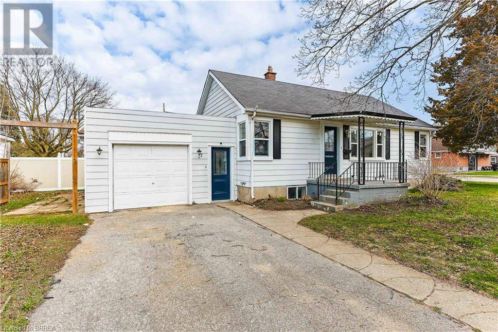 Tillsonburg, ON N4G3W9,17 HARDY Avenue