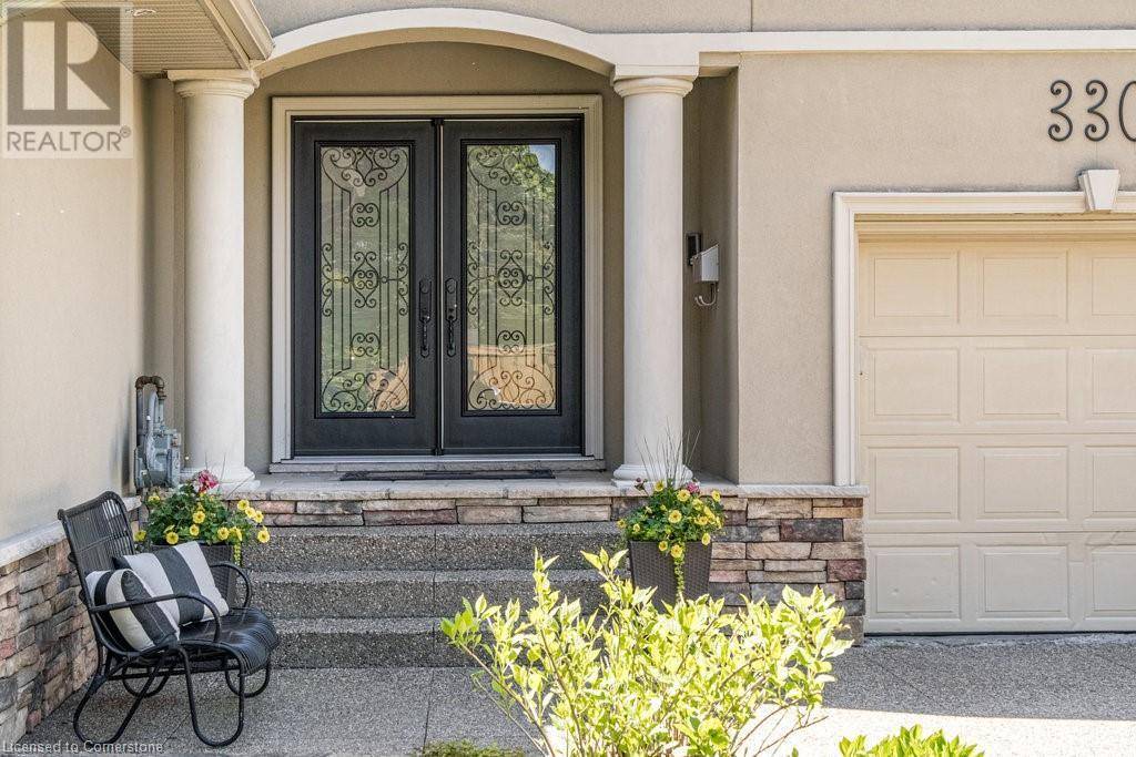Burlington, ON L7L2E3,330 STRATHCONA Drive