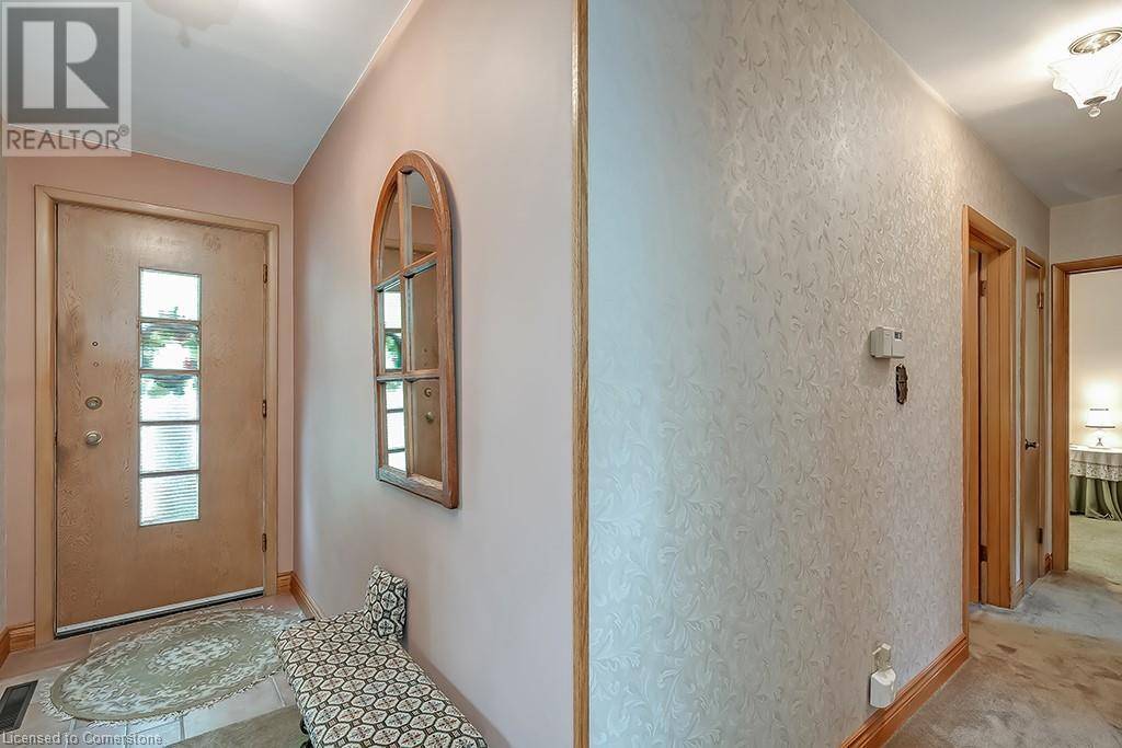 Burlington, ON L7L2E2,327 STRATHCONA Drive