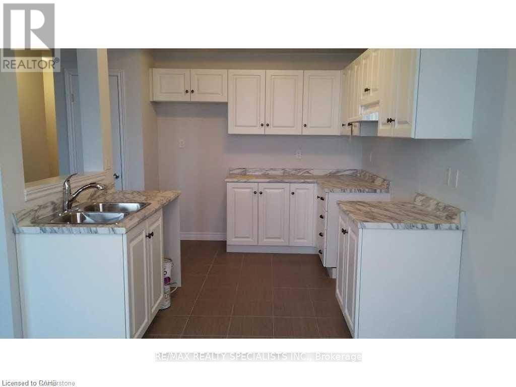 Grimsby, ON L3M0E9,7 LAKELAWN RD #13