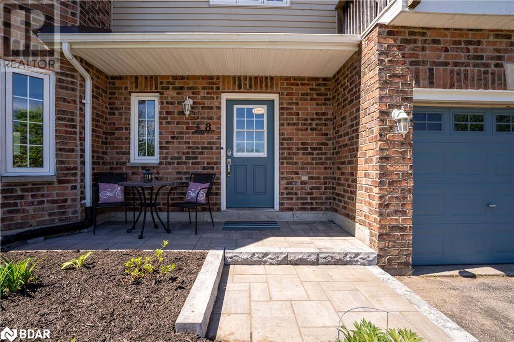 Oro-medonte, ON L0K1E0,8 ASH COURT Court