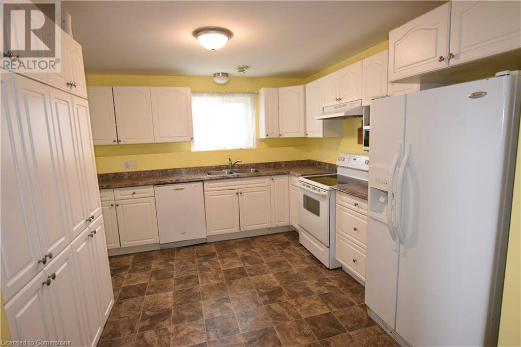 Thorold, ON L2V3B3,3 ELGIN Street S