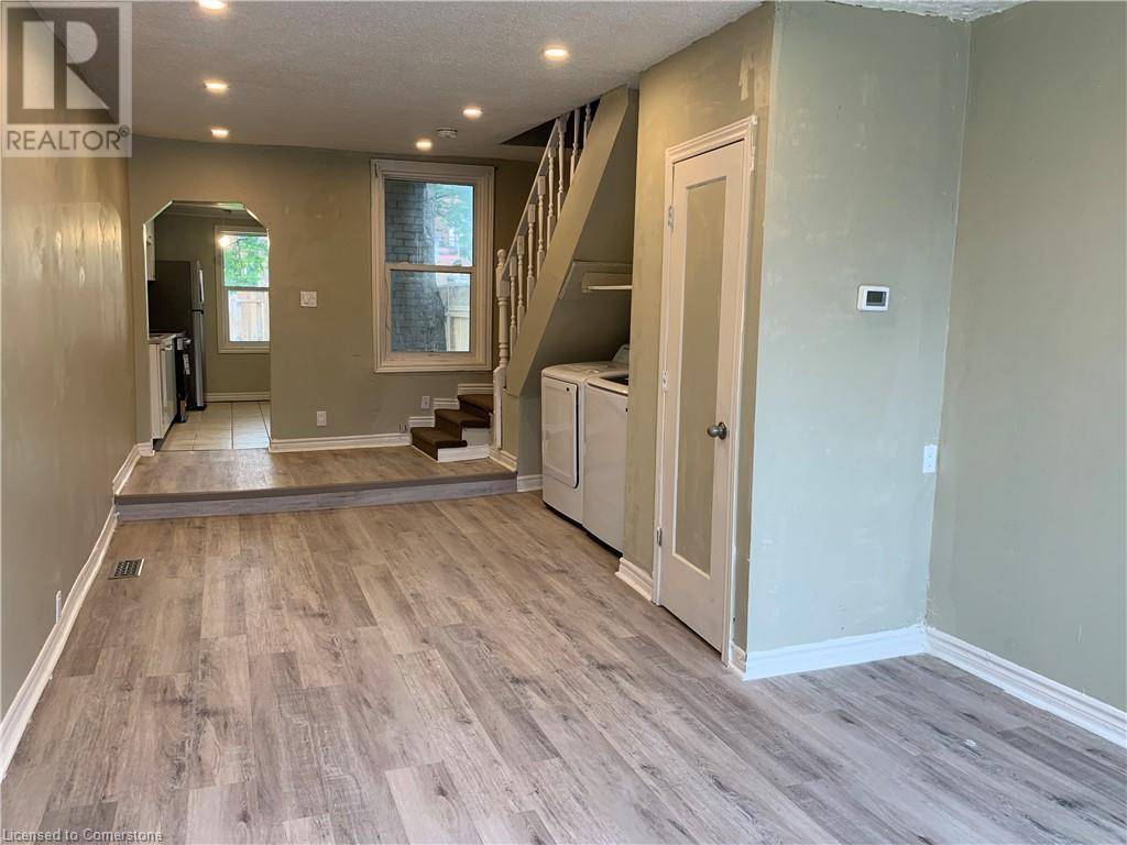 Hamilton, ON L8L5M3,67 TISDALE Street N