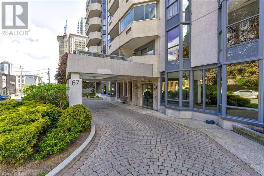 Hamilton, ON L8P3K6,67 CAROLINE ST South #17B