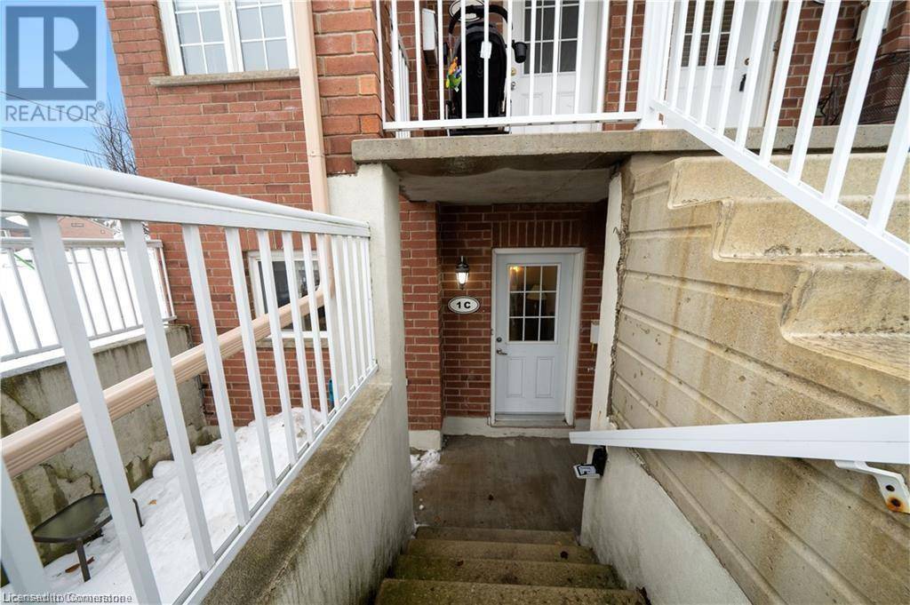 Kitchener, ON N2E0A3,50 HOWE DR #1C