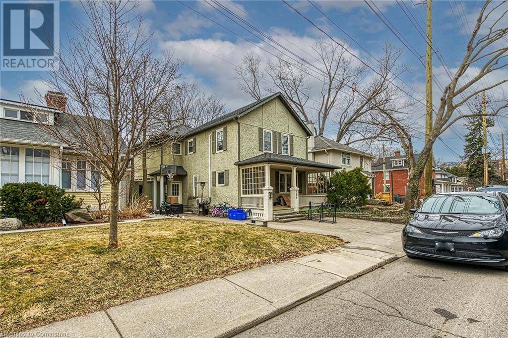 Oakville, ON L6J3P2,209 ALLAN Street