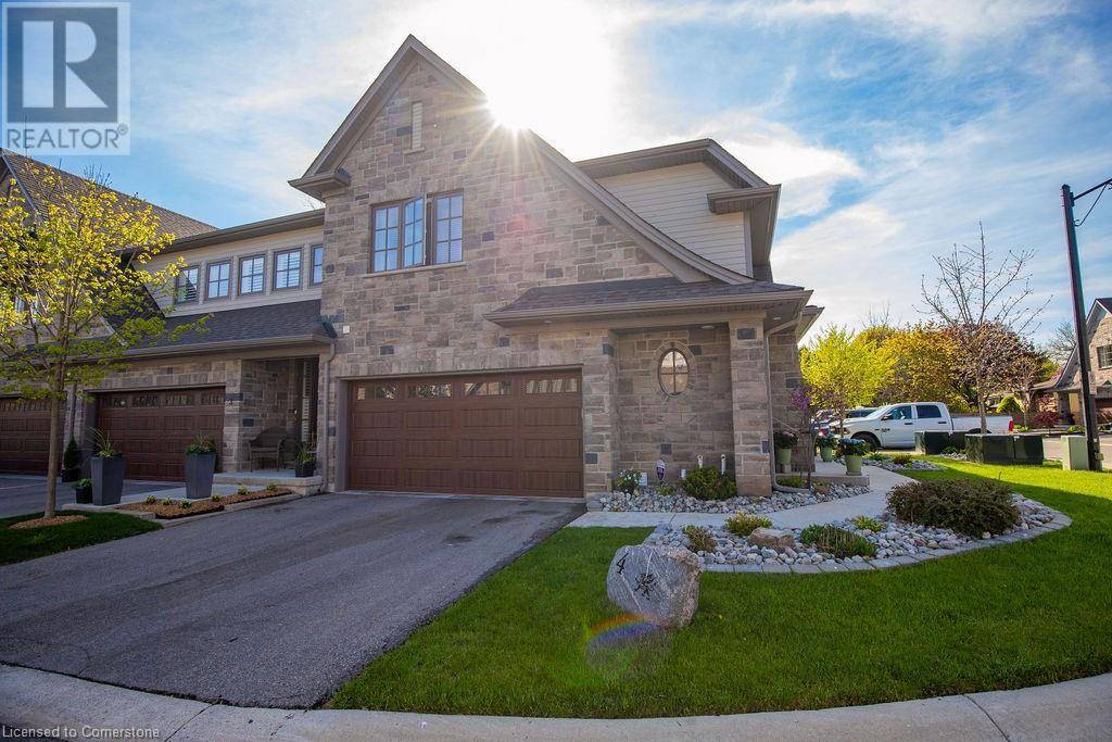 Grimsby, ON L3M1N6,107 MAIN ST East #4