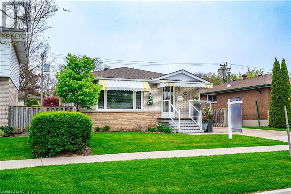 Burlington, ON L7N3B8,648 THORNWOOD Avenue