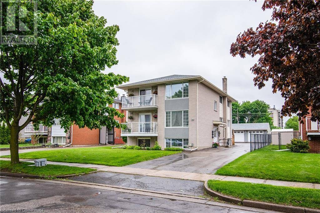 Kitchener, ON N2A1M7,82 CARNABY Crescent