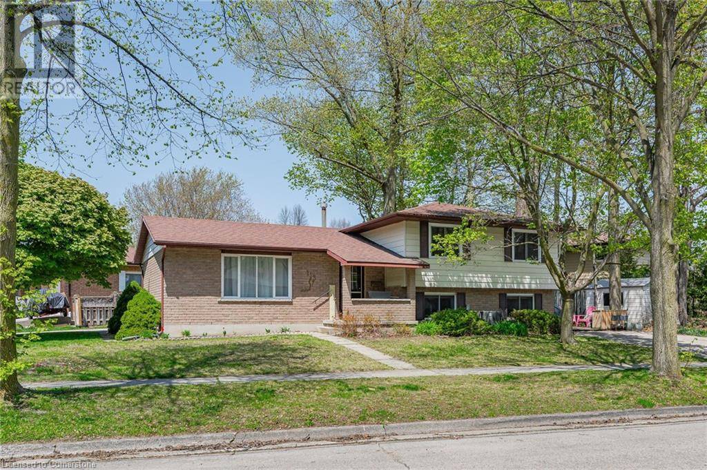 Kitchener, ON N2E2A3,113 MARTINGLEN Crescent