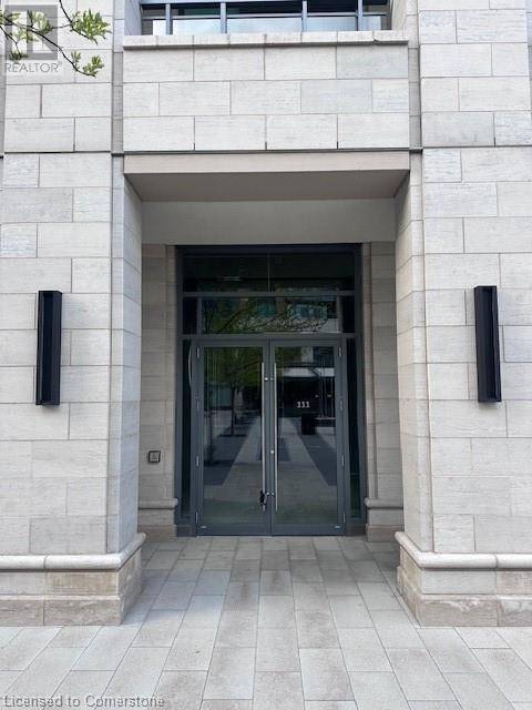 Burlington, ON L7R0G2,2060 LAKESHORE RD #111