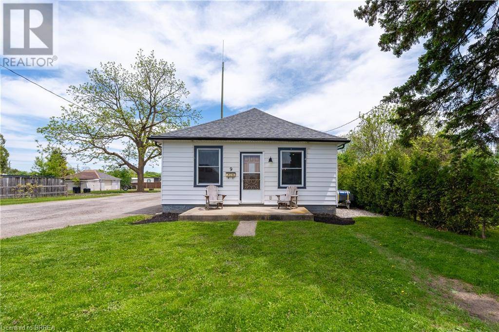 Paris, ON N3L3J3,9 CURTIS Avenue S