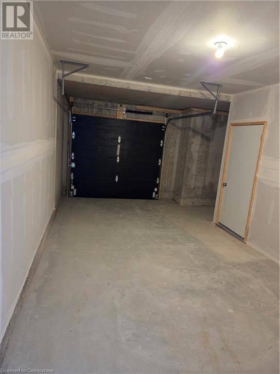 Welland, ON L3B3A6,87 SUPERIOR ST #A