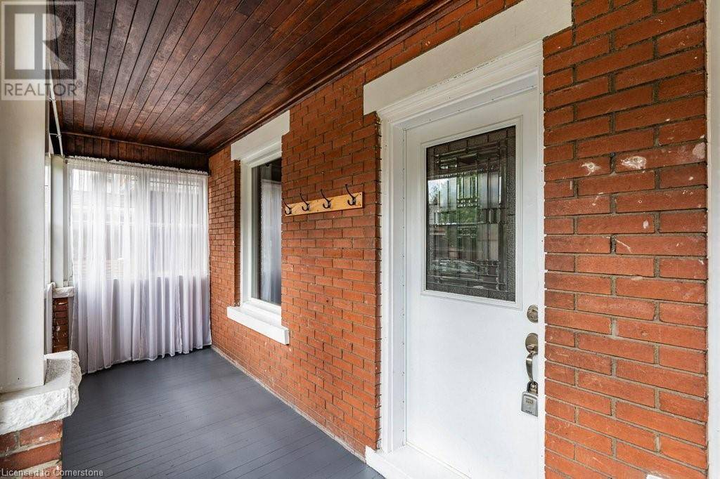 Hamilton, ON L8K2M3,86 GRAHAM Avenue S