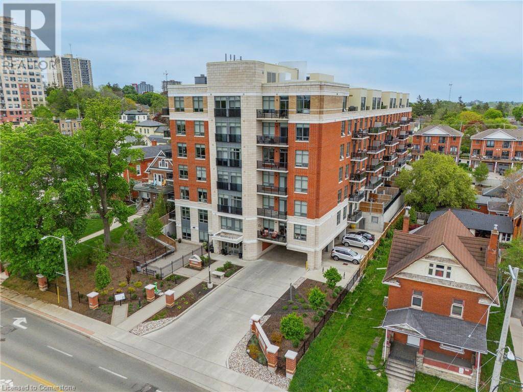 Kitchener, ON N2G0C4,399 QUEEN ST South #202