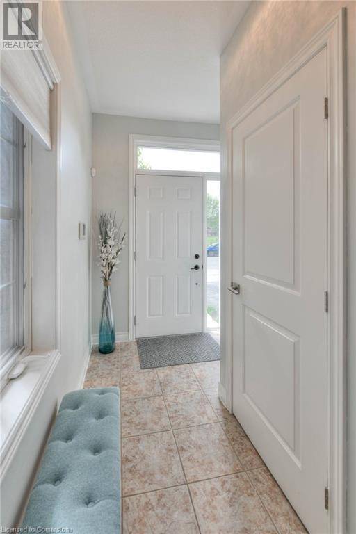 Kitchener, ON N2H0B2,348 LOUISA Street