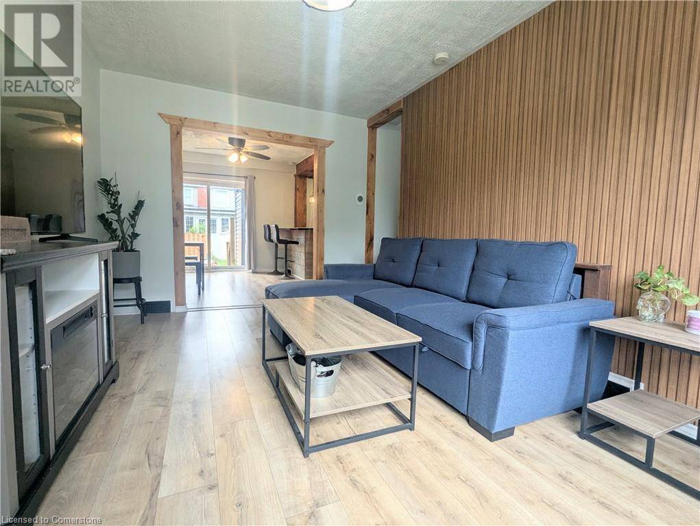 Hamilton, ON L8L6Y3,128 BALSAM Avenue