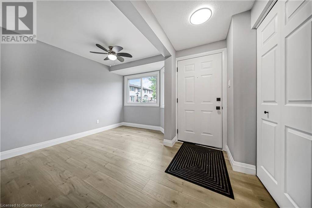 Kitchener, ON N2E2S7,750 ERINBROOK DR #14