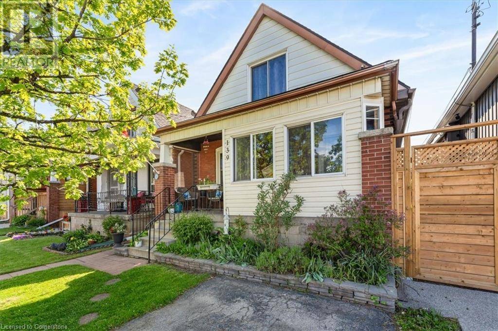 Hamilton, ON L8H4W5,139 GARSIDE Avenue N