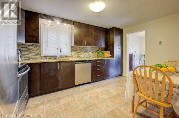 Waterloo, ON N2T2A4,515A ROSEMEADOW Crescent