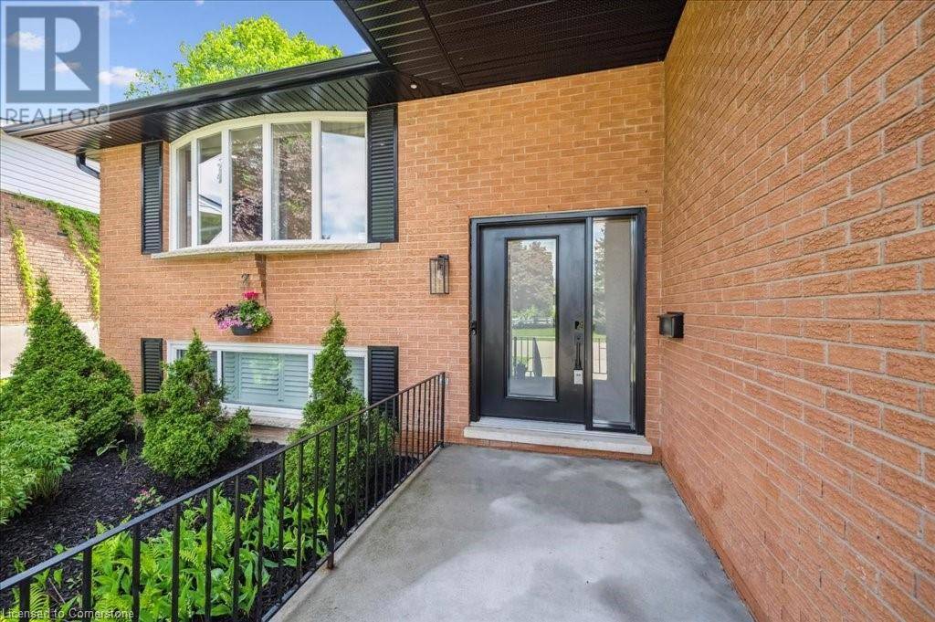 Waterloo, ON N2L4M8,303 MARTINDALE Crescent