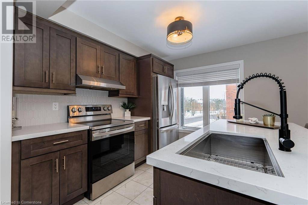 Cambridge, ON N3H0C8,395 LINDEN DR #2