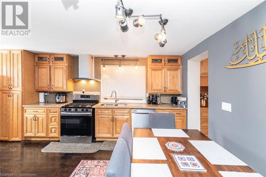 Stoney Creek, ON L8E1P6,243 FEDERAL Street
