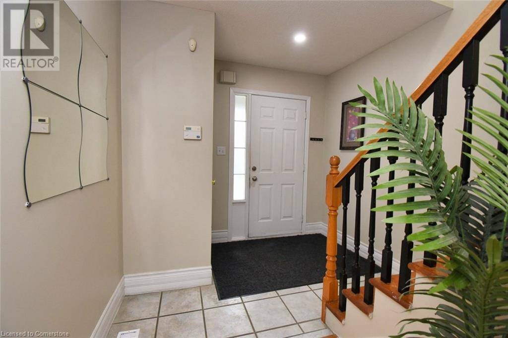 Hamilton, ON L8W3Y2,565 RYMAL RD East #14