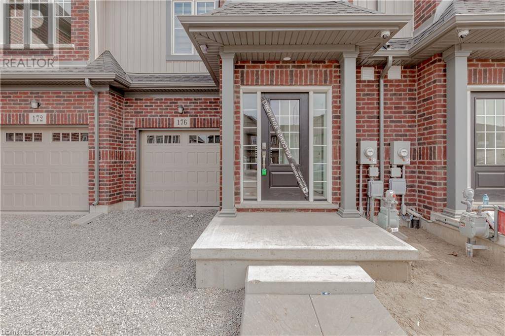Thorold, ON M3C0H5,176 BUR OAK Drive