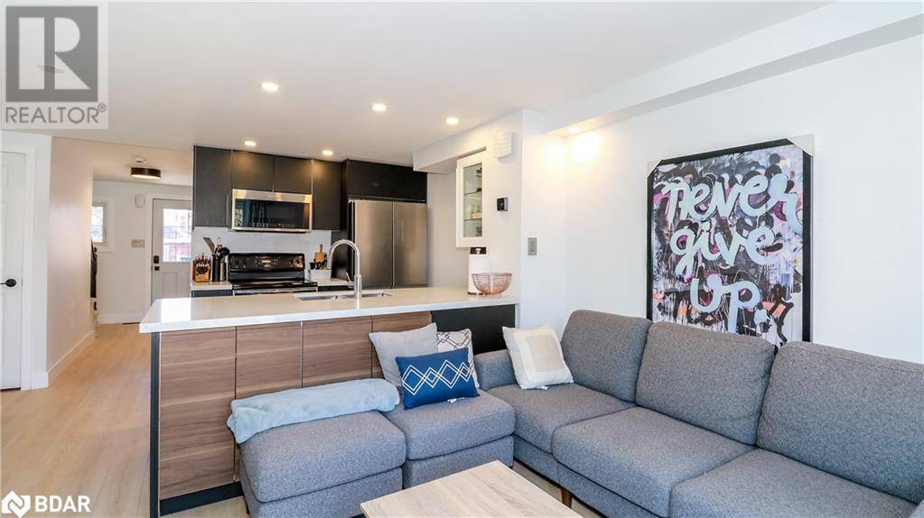 Barrie, ON L4M7B2,358 DUNSMORE Lane