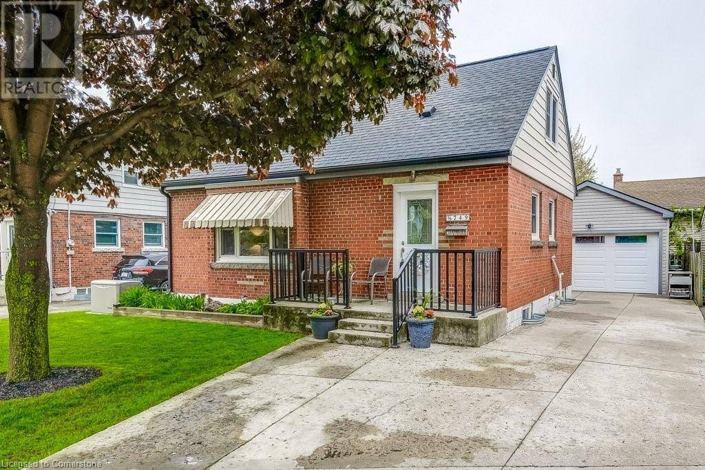 Hamilton, ON L8V4J9,749 UPPER GAGE Avenue