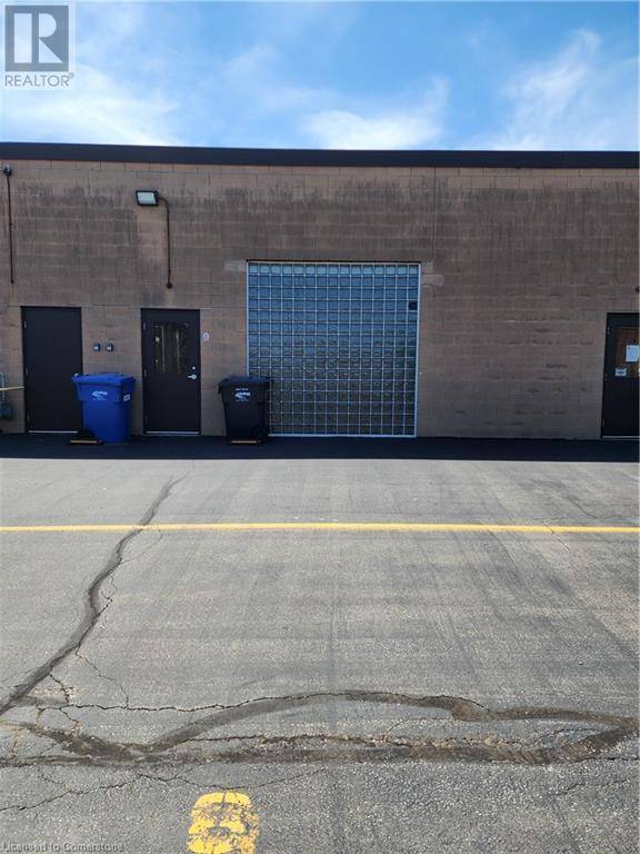 Oakville, ON L6K3T7,250 WYECROFT RD #9