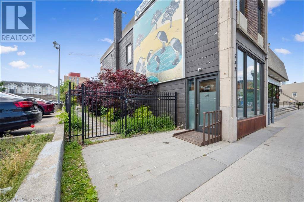 Kitchener, ON N2G2K8,241 KING ST East #243