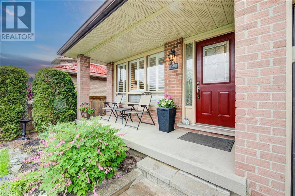 Hamilton, ON L9B2C5,59 TRIESTE Place