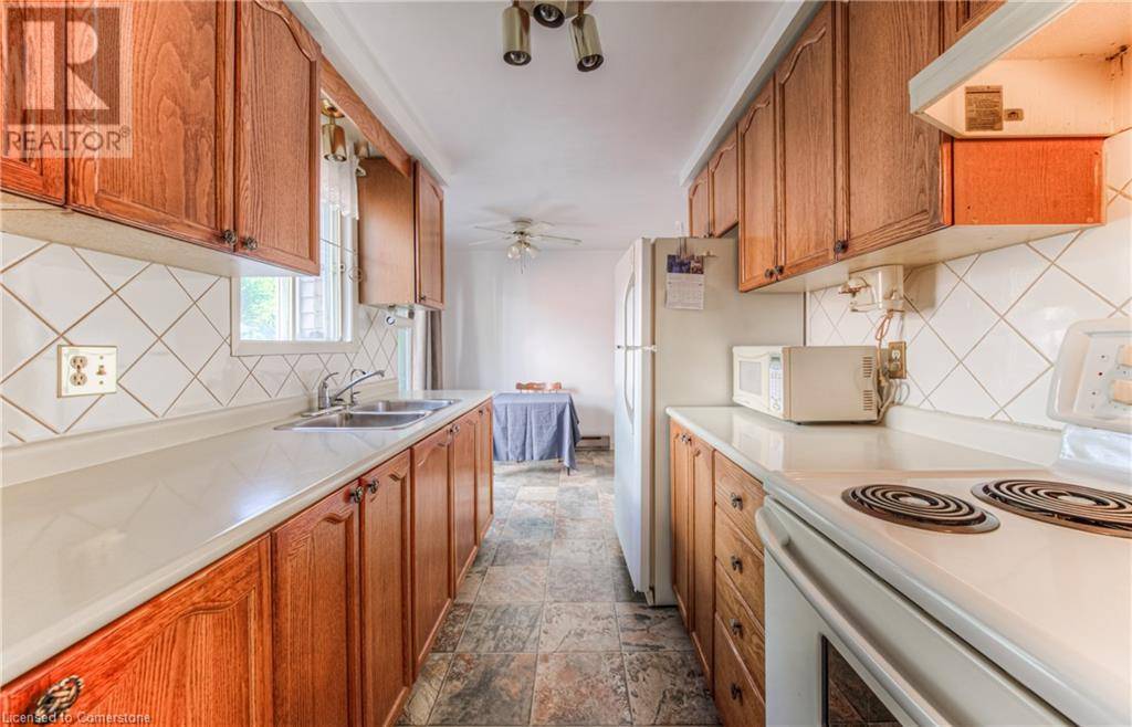 Kitchener, ON N2M5L9,10 CATALINA Court