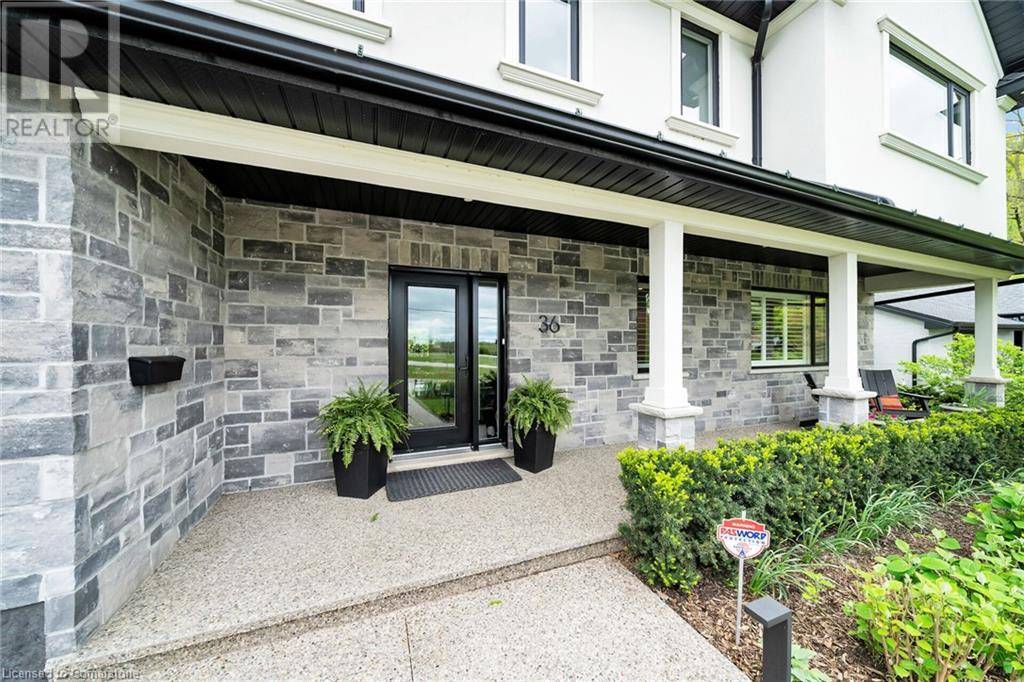 Dundas, ON L9H2S7,36 PARKSIDE Avenue